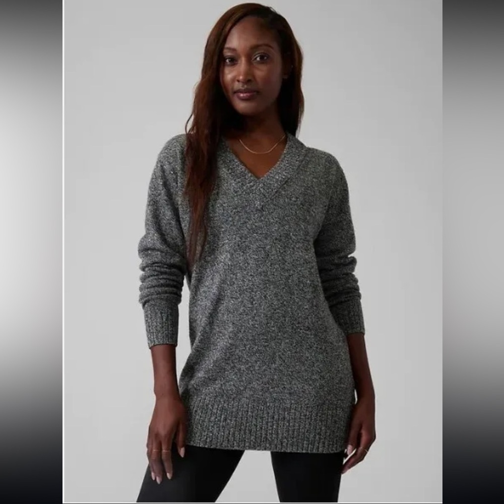 Athleta - VITAL V-NECK TUNIC